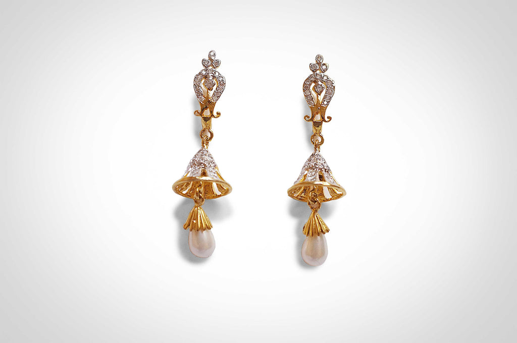 Pearl drop earrings